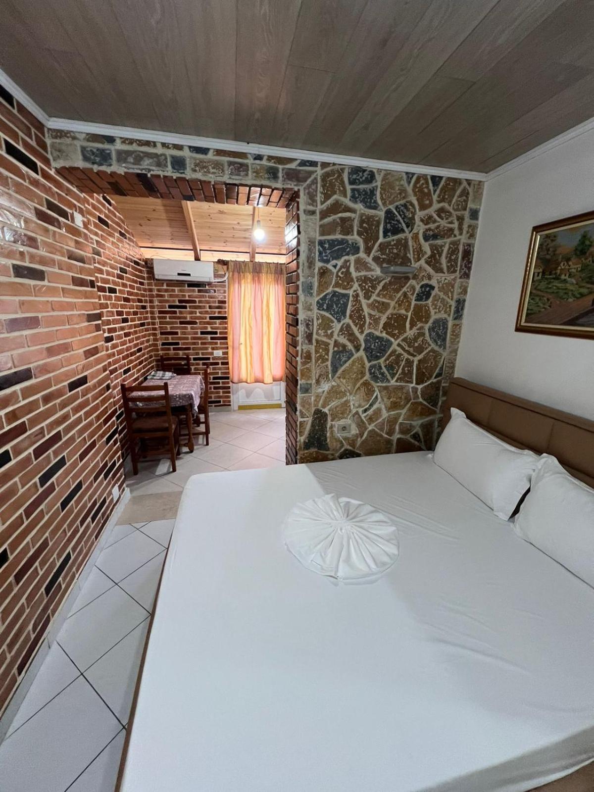 Guest Rooms Arbri Vlorë Exterior foto