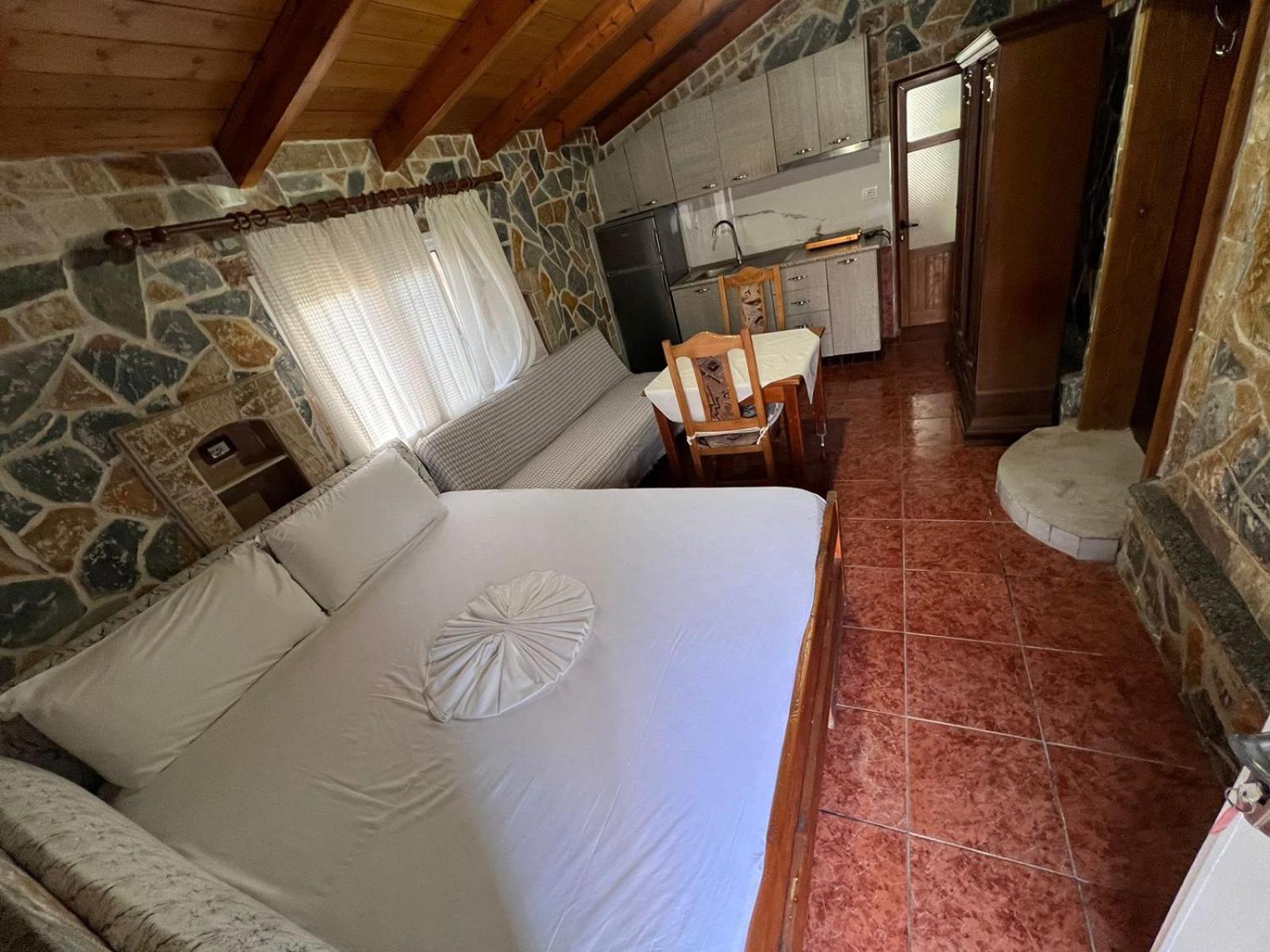 Guest Rooms Arbri Vlorë Exterior foto